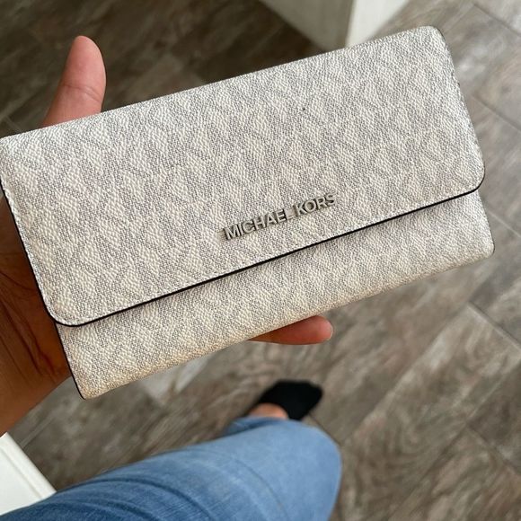 New mk large trifold wallet ❤️ - Picture 12 of 15